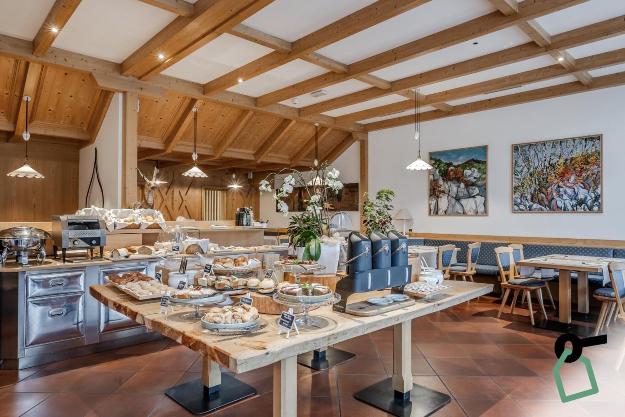 Hotiday Collection - Campiglio Groste Hotel 3*